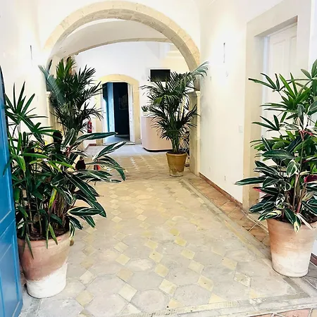 Xenia & アパートホテル 4*