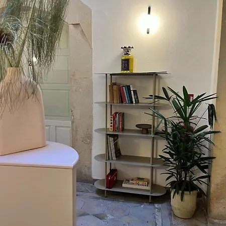 アパートホテル Xenia &