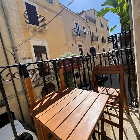 アパートホテル Xenia & シラクーサ