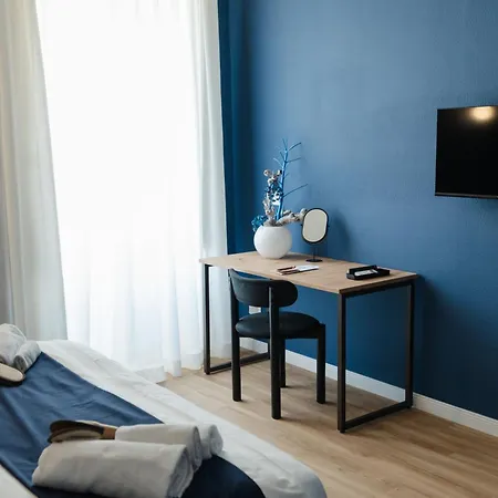 Aparthotel Xenia & *