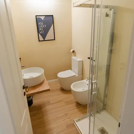 Xenia & アパートホテル 4*