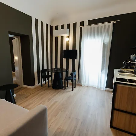 アパートホテル Xenia & 4*