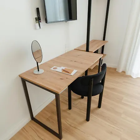 Xenia & アパートホテル 4*