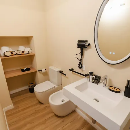 アパートホテル Xenia & 4*