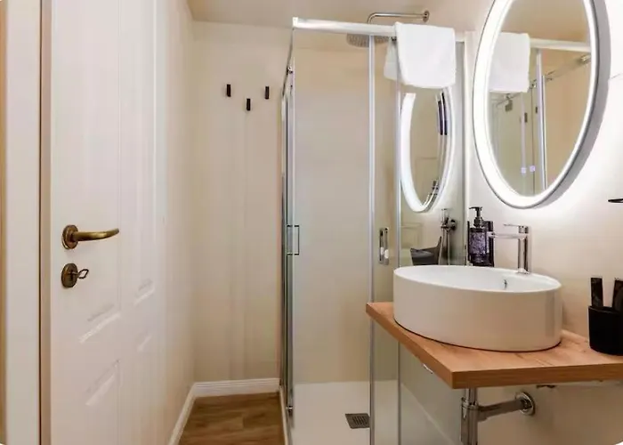 Xenia & Apartahotel 4*